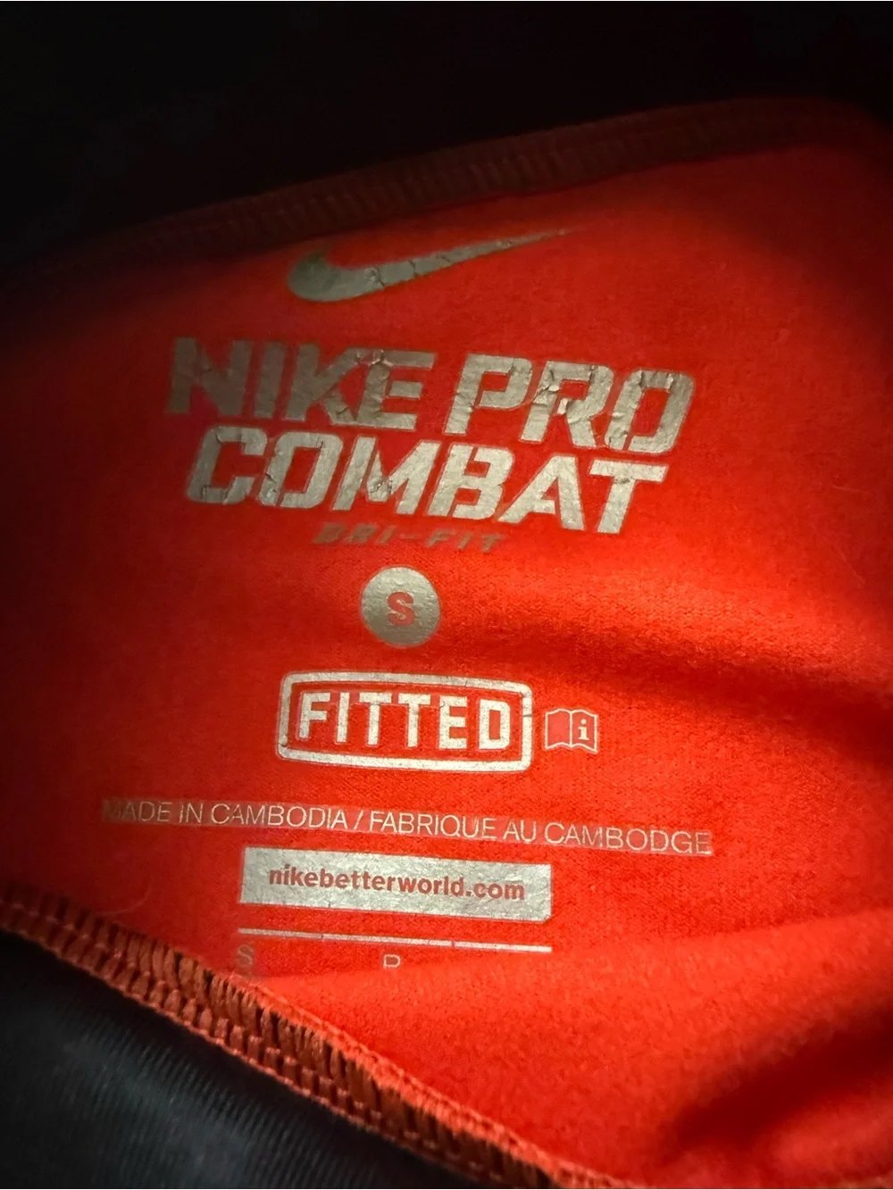Nike Men’s Black-to-Red Gradient Dri-FIT Long-Sleeve Performance Top